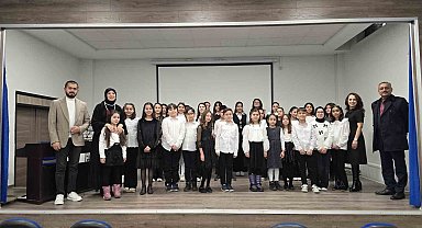 3 Müzik öğretmeni bir araya geldi, çocuklar söyledi, onlar 'İyi ki öğretmenim' dedi