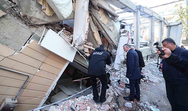 300 metre yarıçapındaki tüm binalarda ve zeminde detaylı ölçümler yapılıyor