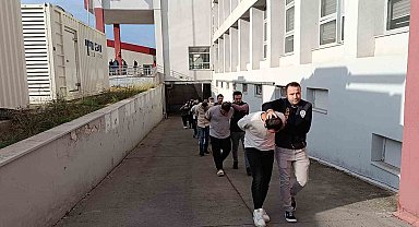 'Sazan Sarmalı' şebekesi çökertildi: Mağdurlara "Sizi dolandırdım, hakkınızı helal edin" mesajı attılar