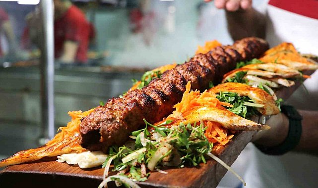 'Türkiye'nin en çok akla gelen lezzetleri' listesinde Adana kebabının 3'üncü olmasına tepki