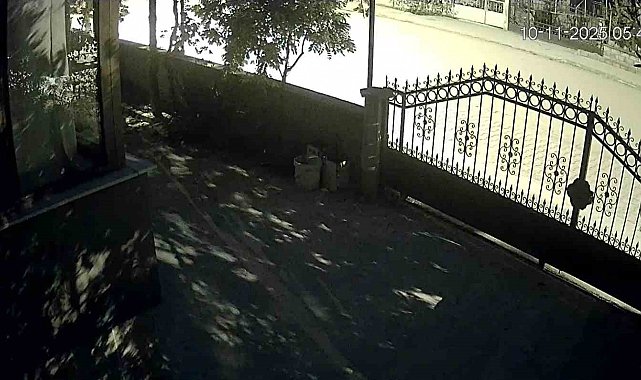 4.5 büyüklüğündeki deprem kamerada