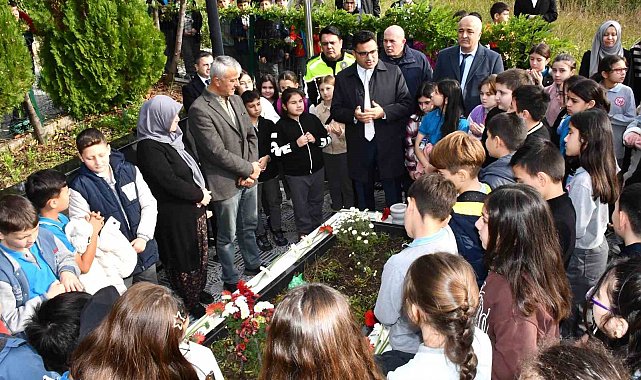 5. sınıf öğrencilerinden şehit Recep Turan'ın kabrine anlamlı ziyaret