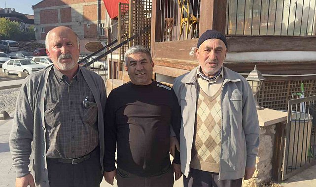 70'lik delikanlı gırtlak kanserini doktorun tavsiyesiyle yendi, yöresel oyunu ile düğün pistine damga vurdu