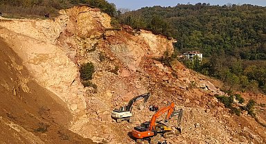 75 yaşındaki işçi 6 gündür enkaz altında