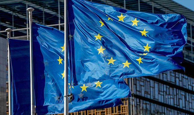 AB, Ruslara çok girişli Schengen vizesini kaldırıyor