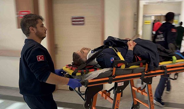 Adıyaman'da otomobiller çarpıştı: 3 infaz koruma memuru yaralandı