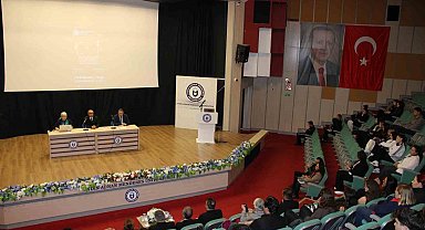 ADÜ'de "Atatürk'ü Anlamak" paneli düzenlendi