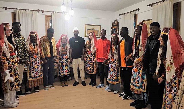 Afrikalı öğrenciler Yozgat'ta halay çekti, türküler söyledi
