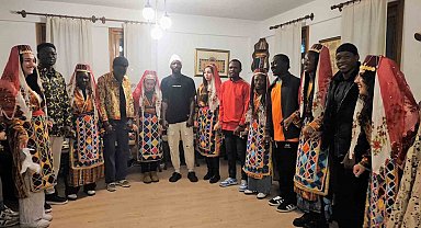 Afrikalı öğrenciler Yozgat'ta halay çekti, türküler söyledi