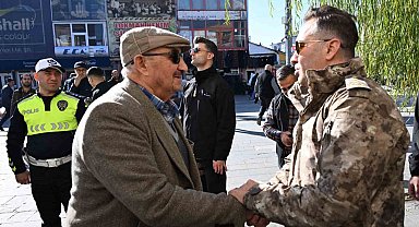 Ağrı Emniyet Müdürü Önder, Eski Van Caddesi'nde trafik denetimlerinde bulundu