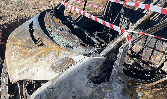 Alev alev yanan mutfak tüpü yüklü kamyonet küle döndü