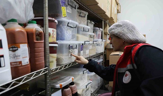 Alışveriş merkezlerinde gıda denetimi sürüyor