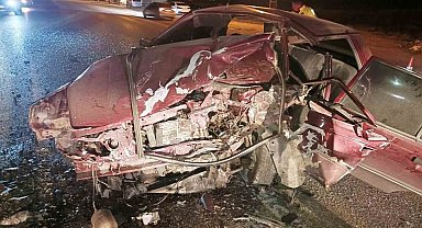 Amasya'da iki otomobil kafa kafaya çarpıştı: 4 yaralı