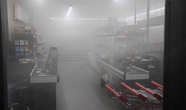 Amasya'da korkutan yangın: Marketi duman kapladı