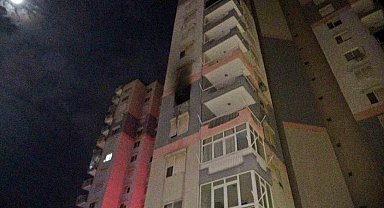 Antalya'da 15 katlı binadaki daire alev alev yandı: 1 yaralı