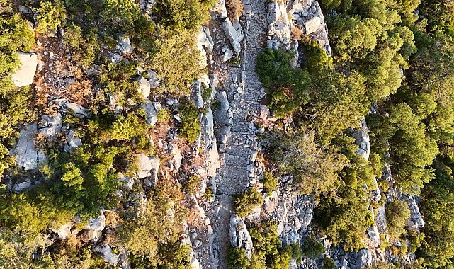 Antalya'da 3 bin 650 metrelik tarihi Kervan Yolu rotası dron ile görüntülendi