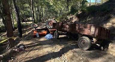 Antalya'da devrilen traktörün altında kalan sürücü hayatını kaybetti