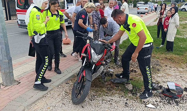 Antalya'da otomobil ile motosiklet çarpıştı: 2 yaralı