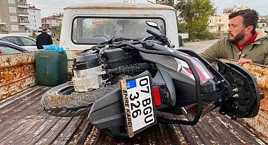 Antalya'da otomobil ve motosiklet çarpıştı: 2 yaralı