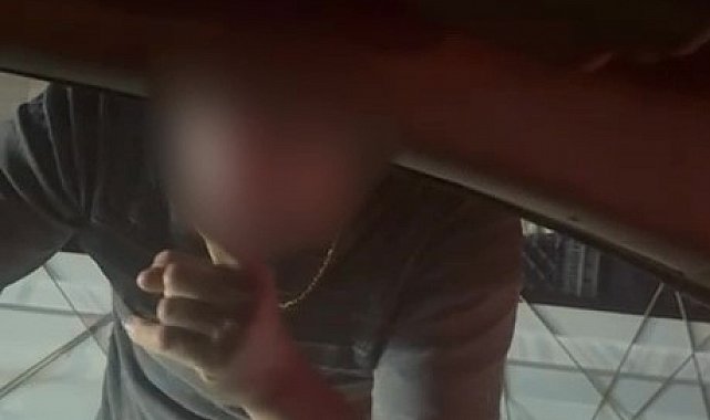 Aracın önünü kesip yumruklayan ve küfür eden trafik magandasına ev hapsi