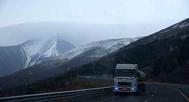 Ardahan'ın yüksek kesimleri beyaza büründü