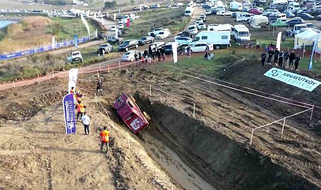 Arnavutköy'de Off-Road şenliğinde yürekleri ağza getiren anlar