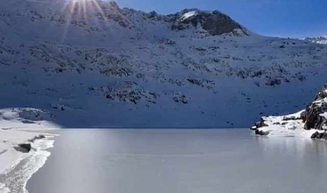 Artabel Gölleri Tabiat Parkı'nda bulunan 20'den fazla göl buz tuttu