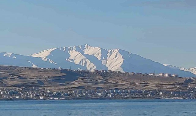 Artos Dağı beyaz gelinliğini giydi
