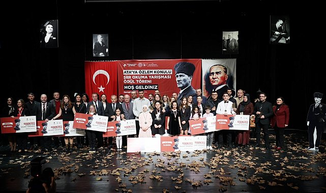 Ata'ya Özlem Şiir Okuma Yarışması'nda duygulu anlar yaşandı