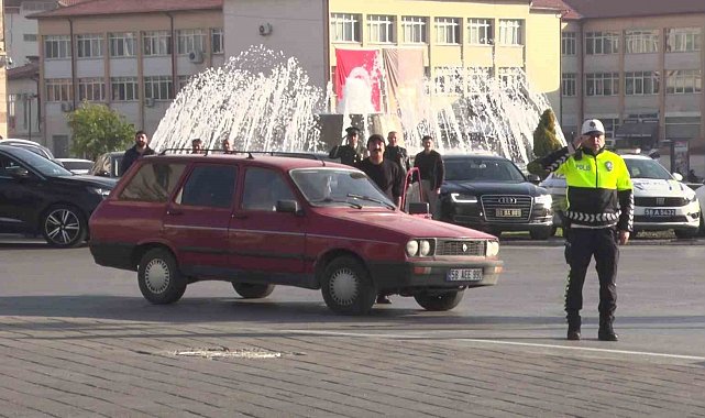 Atatürk, Cumhuriyetin temellerinin atıldığı Sivas'ta da anıldı