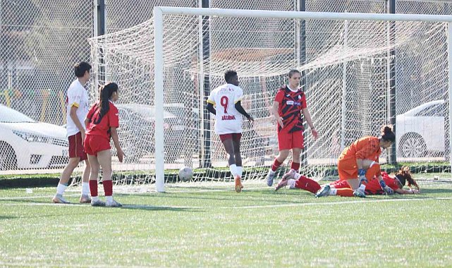 Auran Kayseri Kadın FK farklı kazandı