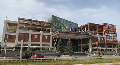 AVM'nin bayan tuvaletinde cep telefonuyla görüntü alma olayı