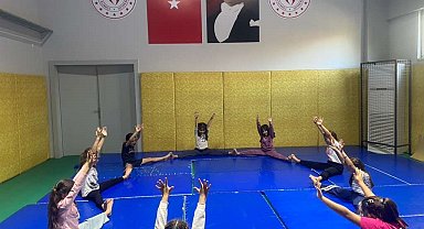 Aydın'da gençler hem sporu seviyor, hem de eğleniyor