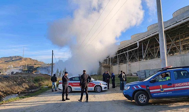 Aydın'da jeotermal akışkan iletim hattı patladı: 170 derecelik su çevreye yayıldı