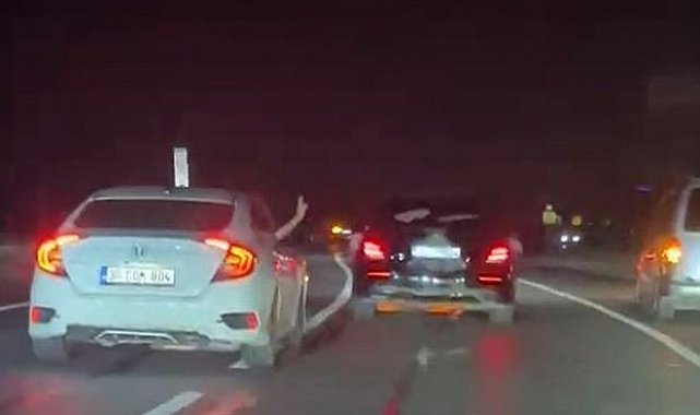 Bağcılar-Sultangazi yolunda tehlikeli düğün konvoyu