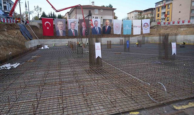 Bakan Bak: "Türkiye şu anda spor tesisi devrimi yaşıyor"