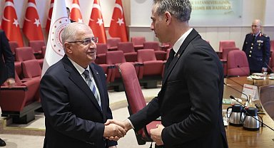 Bakan Güler'den Tekvando Milli Takımı'na tebrik
