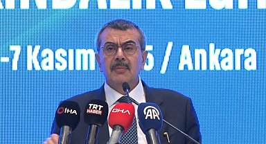 Bakan Tekin: "45 farklı ülkede 2 bin 785 bursiyerimiz var"