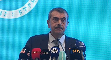 Bakan Tekin: "Türk dili ve edebiyatından sosyal bilgilere kadar her alanda müfredatımızı inceleyen komisyon kurduk"
