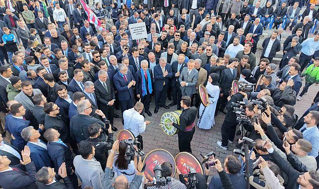 Bakan Uraloğlu ve Işıkhan Midyat Belediyesini ziyaret etti