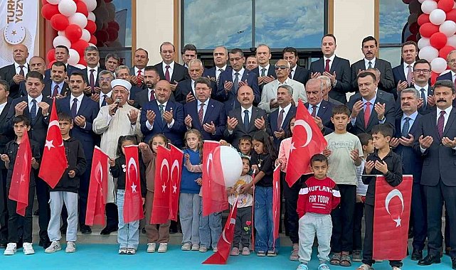 Bakan Yılmaz Tunç: "Deprem davalarında adaletin eşit şekilde tecelli etmesi için çalışmalarımız devam ediyor"