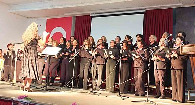 Balıkesir'de çok sesli kadın korosundan farkındalık konseri