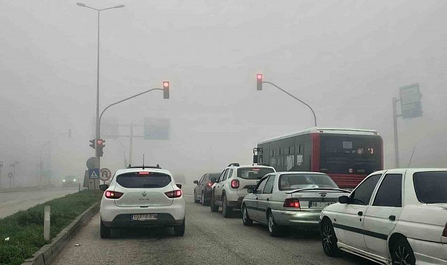 Bandırma'da sabah saatlerinde yoğun sis etkili oldu