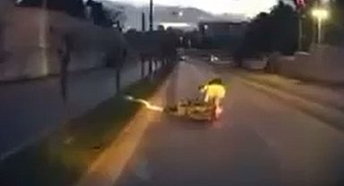 Başakşehir'de çukur nedeniyle kontrolü kaybeden motosikletli yola savruldu