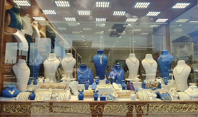 Başakşehir'de kuyumcu soygunu güvenlik personelinin dikkati sayesinde 63 saniyede önlendi