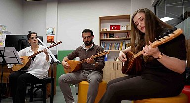 Başiskele'de her yaşa ücretsiz bağlama eğitimi