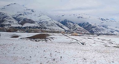 Başkale beyaza büründü
