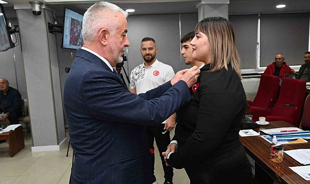 Başkan Başdeğirmen, başarılı sporcuları ödüllendirdi