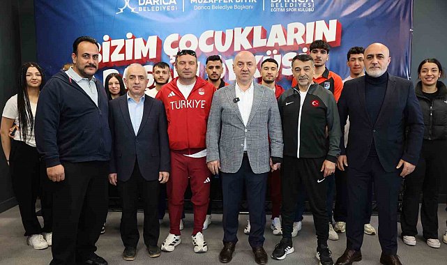 Başkan Bıyık milli sporcularla bir araya geldi