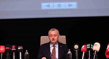 Başkan Büyükakın'dan zor soru: "Küçücük kaymayı bile tespit edemeyen İzmit Belediyesi, metroyu nasıl tespit etti?"